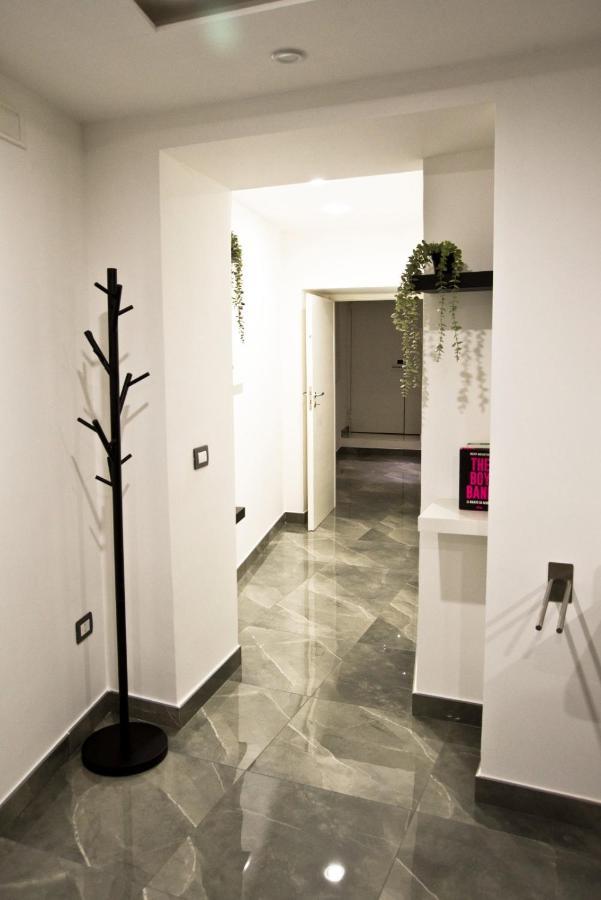 Suite Napoli Sotterranea Con Jacuzzi Екстериор снимка