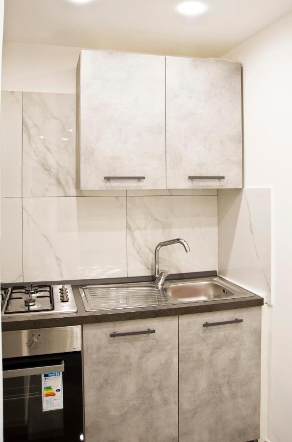 Suite Napoli Sotterranea Con Jacuzzi Екстериор снимка