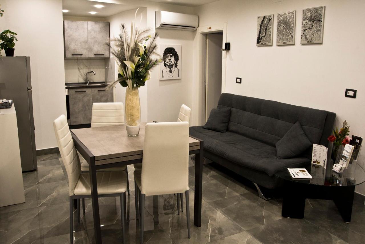 Suite Napoli Sotterranea Con Jacuzzi Екстериор снимка